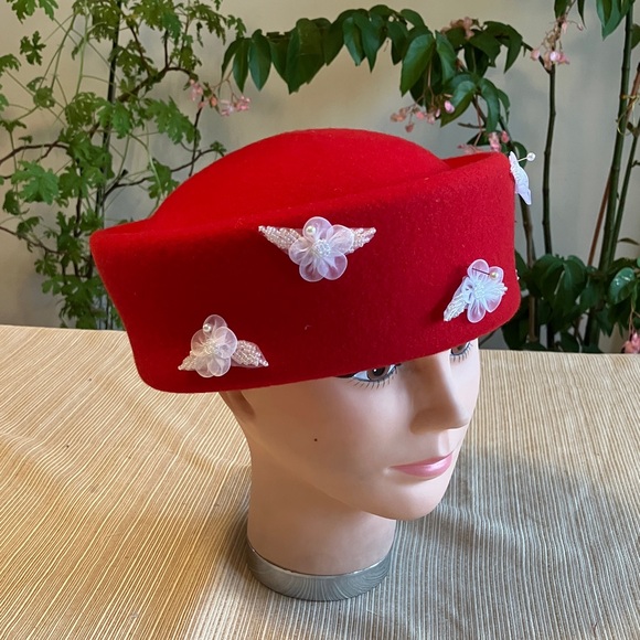 Elegant Red Women's Hat with White Beaded Floral Accents - Picture 3 of 4